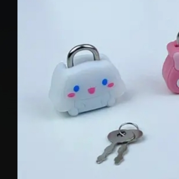 1 Sanrio Lock with Keys - Picture 10 of 13